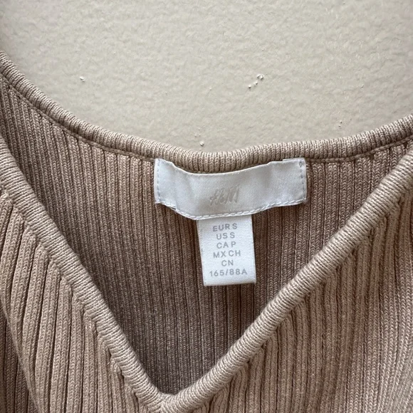 H&M Tan Ribbed Fitted Tank Top - Picture 2 of 4
